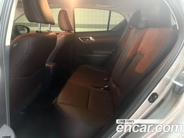 LEXUS CT200H 2018 — 36 438 км, серебристо-серый, Корея — под ключ — фото 8
