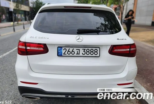 MERCEDES-BENZ GLC-CLASS X253 2019 — 111 400 км, белый, Корея — под ключ — фото 2