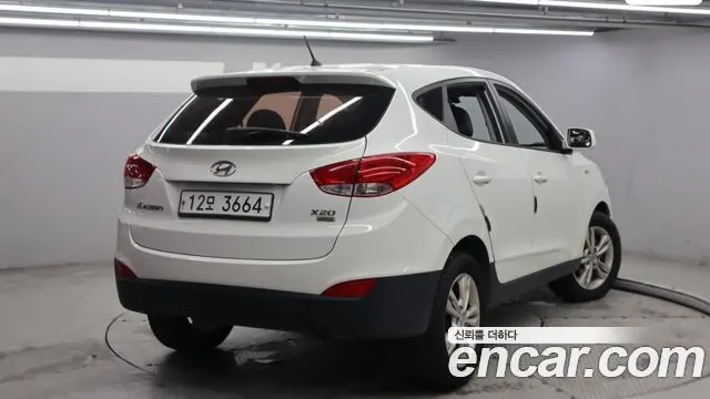 HYUNDAI TUCSON 2011 — 145 585 км, чёрный, Корея — под ключ — фото 2