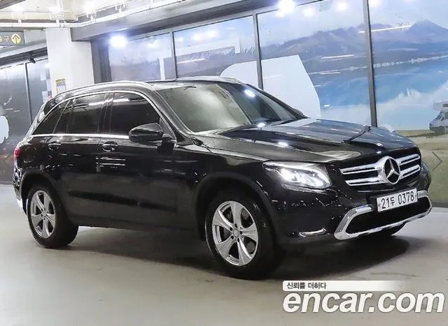 MERCEDES-BENZ GLC-CLASS X253 2017 — 159 867 км, чёрный, Корея — под ключ — фото 1