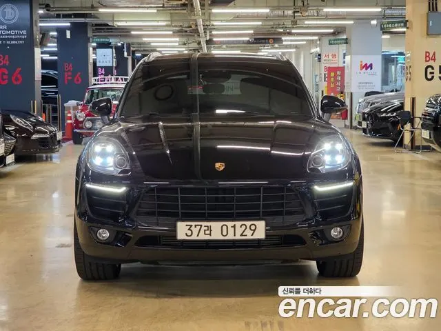 PORSCHE MACAN 2016 — 53 600 км, чёрный, Корея — под ключ — фото 1