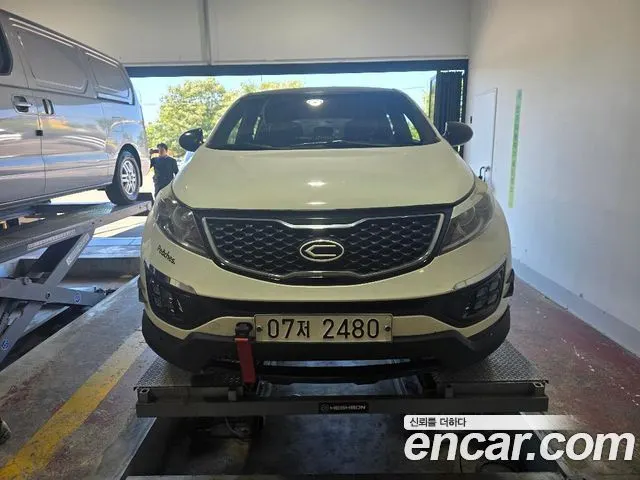 KIA SPORTAGE R 2016 — 286 422 км, белый, Корея — под ключ — фото 6