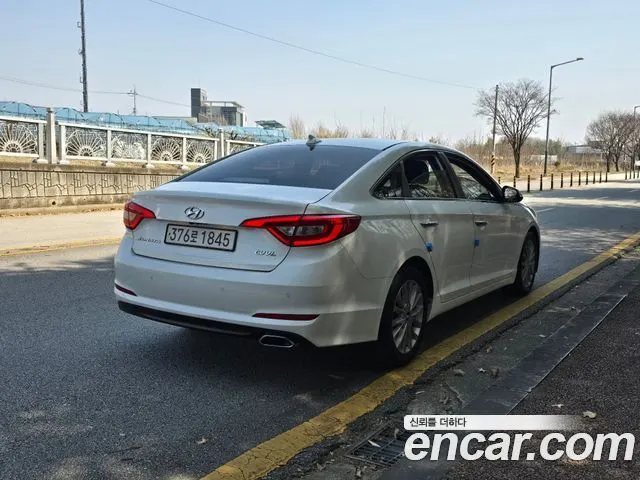 HYUNDAI SONATA 2015 — 180 165 км, белый, Корея — под ключ — фото 5