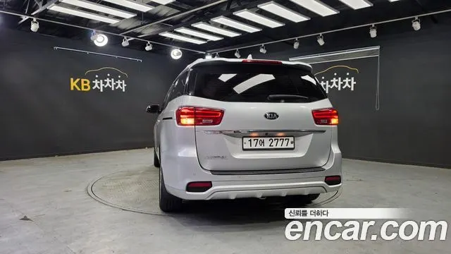 KIA CARNIVAL 2019 — 442 338 км, серебристо-серый, Корея — под ключ — фото 2