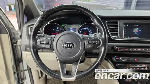 KIA CARNIVAL 2019 — 442 338 км, серебристо-серый, Корея — под ключ — фото 12