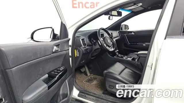 KIA SPORTAGE THE BOLD 2019 — 236 893 км, белый, Корея — под ключ — фото 10