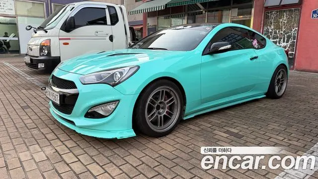 HYUNDAI GENESIS COUPE 2012 — 174 000 км, белый, Корея — под ключ — фото 1