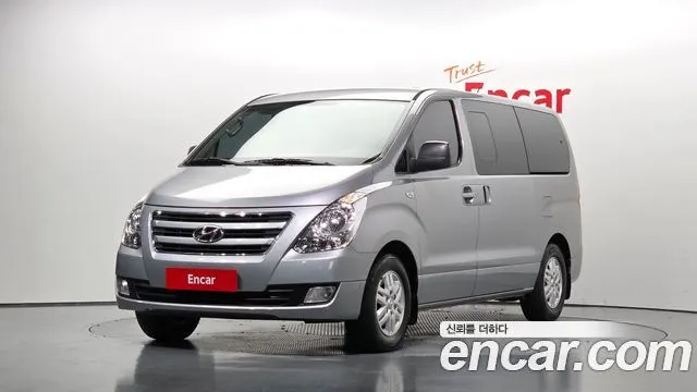 HYUNDAI GRAND STAREX 2018 — 91 996 км, серебристый, Корея — под ключ — фото 1