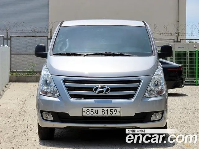 HYUNDAI GRAND STAREX 2017 — 127 099 км, серебристо-серый, Корея — под ключ — фото 11