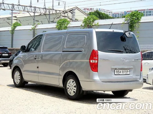 HYUNDAI GRAND STAREX 2017 — 127 099 км, серебристо-серый, Корея — под ключ — фото 3