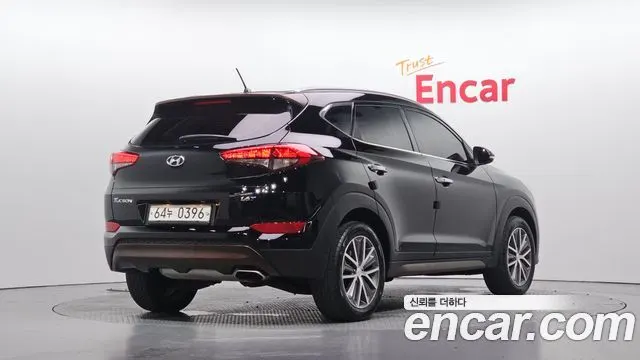 HYUNDAI TUCSON 2017 — 100 149 км, чёрный, Корея — под ключ — фото 2