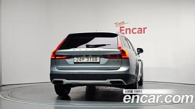 VOLVO V90 CROSS COUNTRY 2018 — 190 705 км, серебристо-серый, Корея — под ключ — фото 4