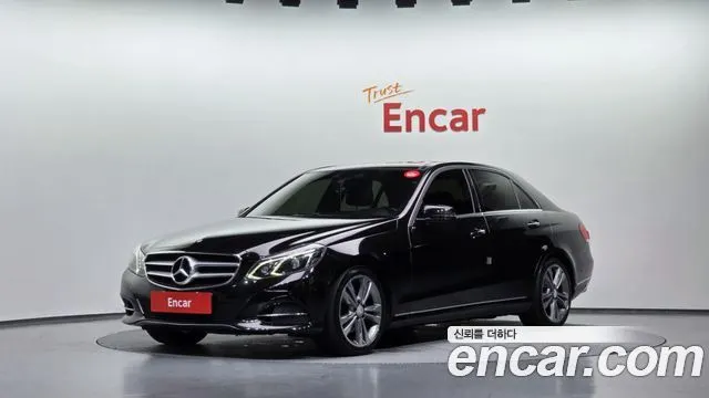 MERCEDES-BENZ E-CLASS W212 2014 — 131 375 км, чёрный, Корея — под ключ — фото 1