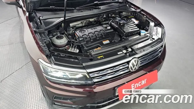 VOLKSWAGEN TIGUAN 2018 — 111 294 км, красный, Корея — под ключ — фото 6