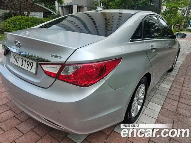 HYUNDAI SONATA 2010 — 121 000 км, серебристый, Корея — под ключ — фото 4