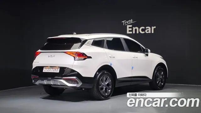 KIA SPORTAGE 2022 — 48 382 км, белый, Корея — под ключ — фото 2
