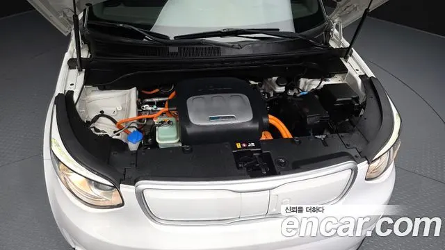 KIA SOUL 2018 — 58 670 км, белый, Корея — под ключ — фото 6