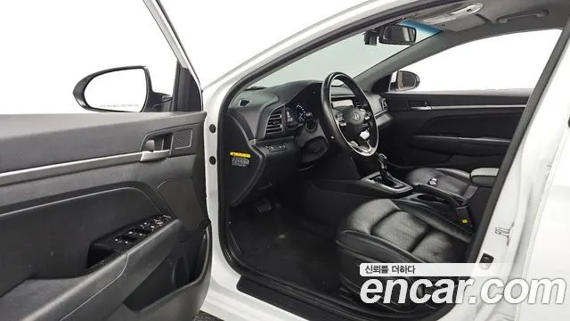 HYUNDAI AVANTE 2019 — 135 194 км, белый, Корея — под ключ — фото 10