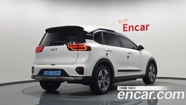 KIA NIRO PLUS 2023 — 67 863 км, белый, Корея — под ключ — фото 2