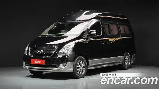 HYUNDAI GRAND STAREX 2016 — 122 850 км, чёрный, Корея — под ключ — фото 1