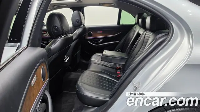MERCEDES-BENZ E-CLASS W213 2018 — 140 532 км, серебристый, Корея — под ключ — фото 11