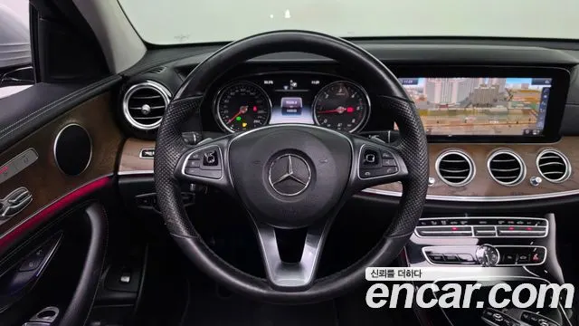 MERCEDES-BENZ E-CLASS W213 2018 — 140 532 км, серебристый, Корея — под ключ — фото 12