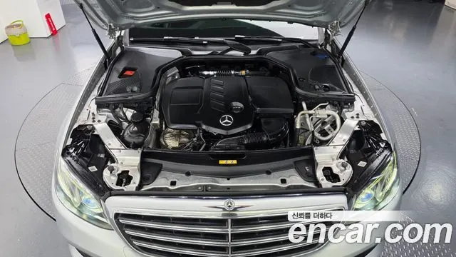 MERCEDES-BENZ E-CLASS W213 2018 — 140 532 км, серебристый, Корея — под ключ — фото 6