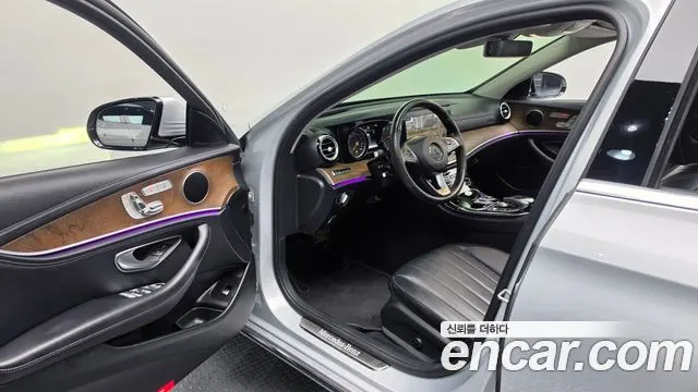 MERCEDES-BENZ E-CLASS W213 2018 — 140 532 км, серебристый, Корея — под ключ — фото 10