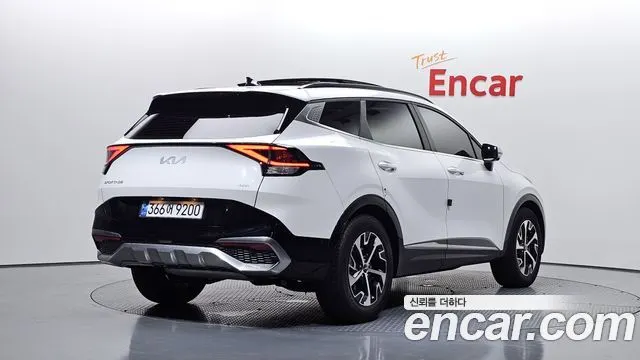 KIA SPORTAGE HYBRID 2022 — 81 237 км, белый, Корея — под ключ — фото 2