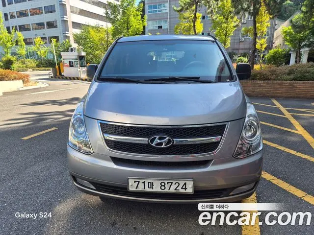 HYUNDAI GRAND STAREX 2013 — 166 024 км, серебристый, Корея — под ключ — фото 1