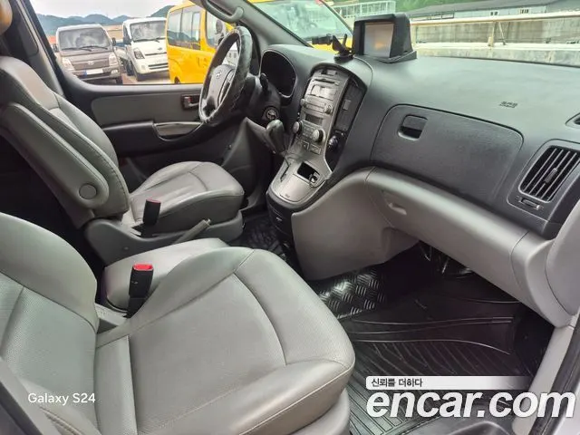 HYUNDAI GRAND STAREX 2013 — 166 024 км, серебристый, Корея — под ключ — фото 8