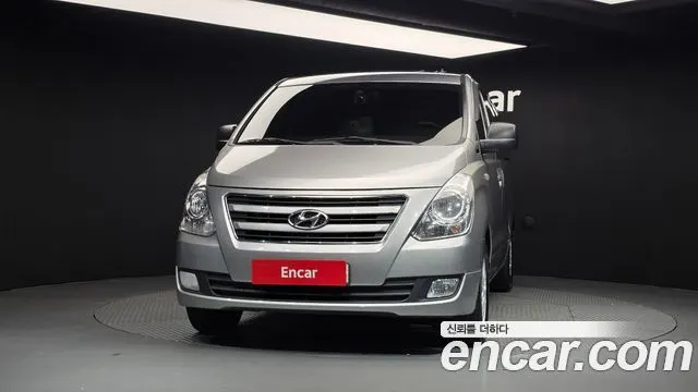HYUNDAI GRAND STAREX 2017 — 175 186 км, серебристый, Корея — под ключ — фото 3