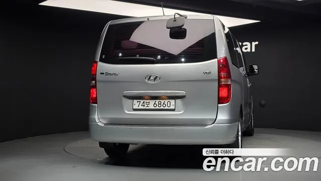 HYUNDAI GRAND STAREX 2017 — 175 186 км, серебристый, Корея — под ключ — фото 4