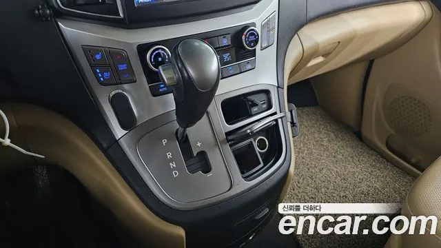 HYUNDAI GRAND STAREX 2017 — 148 317 км, чёрный, Корея — под ключ — фото 9