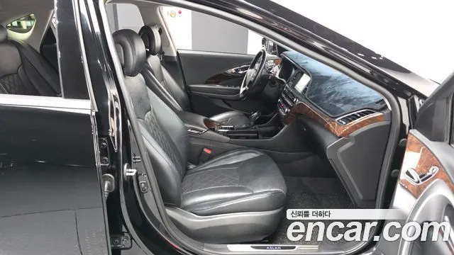 HYUNDAI ASLAN 2017 — 171 951 км, чёрный, Корея — под ключ — фото 11