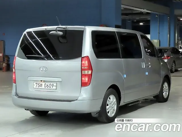 HYUNDAI GRAND STAREX 2016 — 161 653 км, серебристый, Корея — под ключ — фото 2