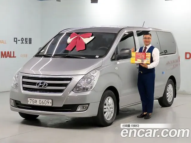 HYUNDAI GRAND STAREX 2016 — 161 653 км, серебристый, Корея — под ключ — фото 12