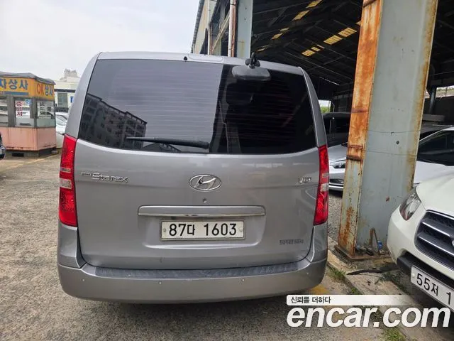 HYUNDAI GRAND STAREX 2018 — 100 600 км, серебристо-серый, Корея — под ключ — фото 3