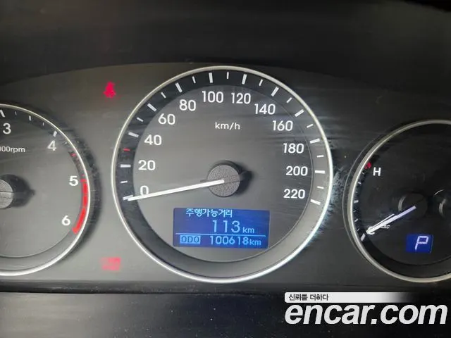 HYUNDAI GRAND STAREX 2018 — 100 600 км, серебристо-серый, Корея — под ключ — фото 4