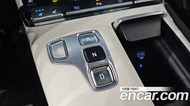 HYUNDAI GRANDEUR HYBRID 2023 — 13 654 км, серебристо-серый, Корея — под ключ — фото 9
