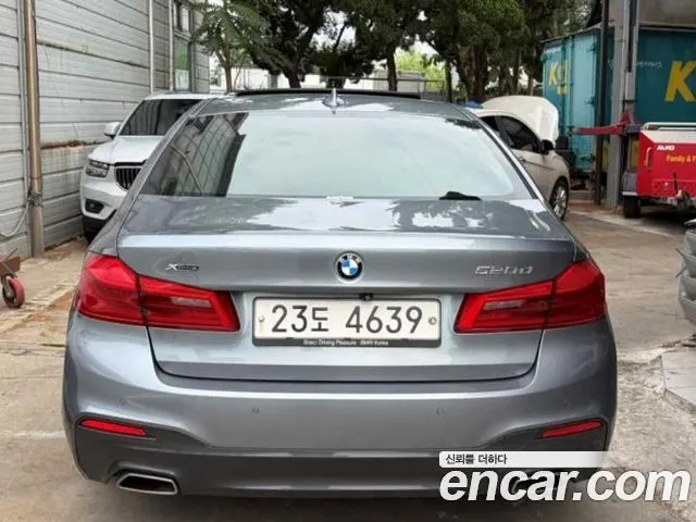 BMW 5 SERIES 2018 — 170 281 км, серебристо-серый, Корея — под ключ — фото 4