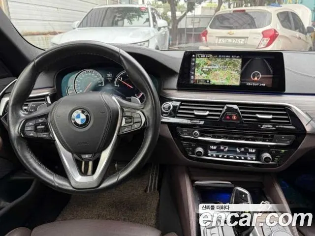 BMW 5 SERIES 2018 — 170 281 км, серебристо-серый, Корея — под ключ — фото 5