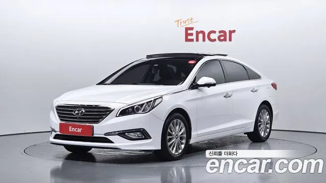 HYUNDAI SONATA 2015 — 132 137 км, белый, Корея — под ключ — фото 1