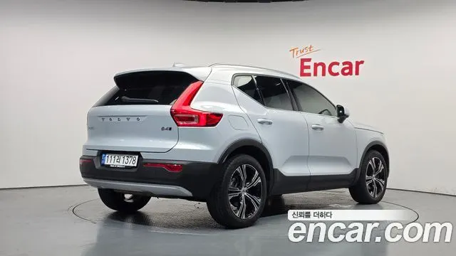 VOLVO XC40 2021 — 142 563 км, серебристо-серый, Корея — под ключ — фото 2