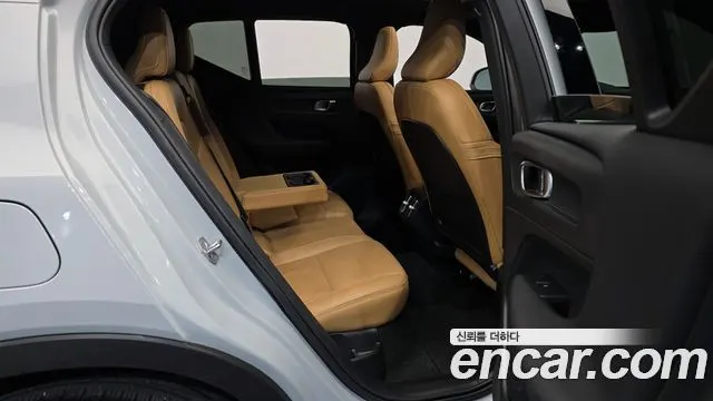 VOLVO XC40 2021 — 142 563 км, серебристо-серый, Корея — под ключ — фото 12