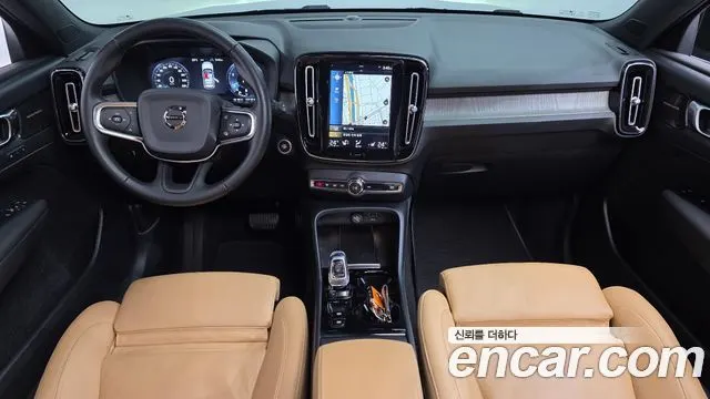 VOLVO XC40 2021 — 142 563 км, серебристо-серый, Корея — под ключ — фото 7
