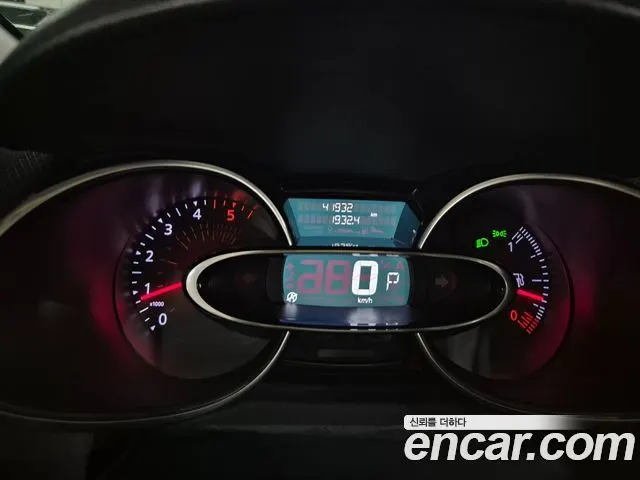 RENAULT KOREA CLIO 2019 — 42 000 км, красный, Корея — под ключ — фото 5