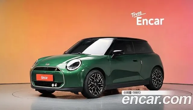 MINI COOPER ELECTRIC 2024 — 31 365 км, зелёный, Корея — под ключ — фото 2