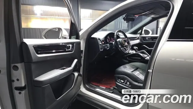 PORSCHE CAYENNE 2021 — 70 265 км, серебристо-серый, Корея — под ключ — фото 10