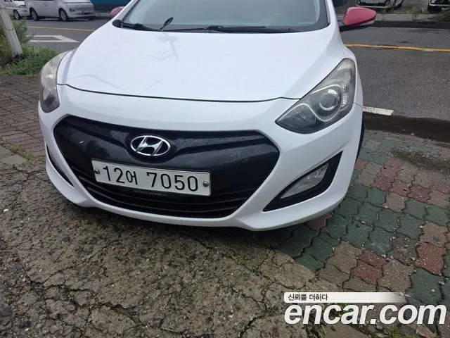 HYUNDAI I30 2015 — 127 000 км, белый, Корея — под ключ — фото 1